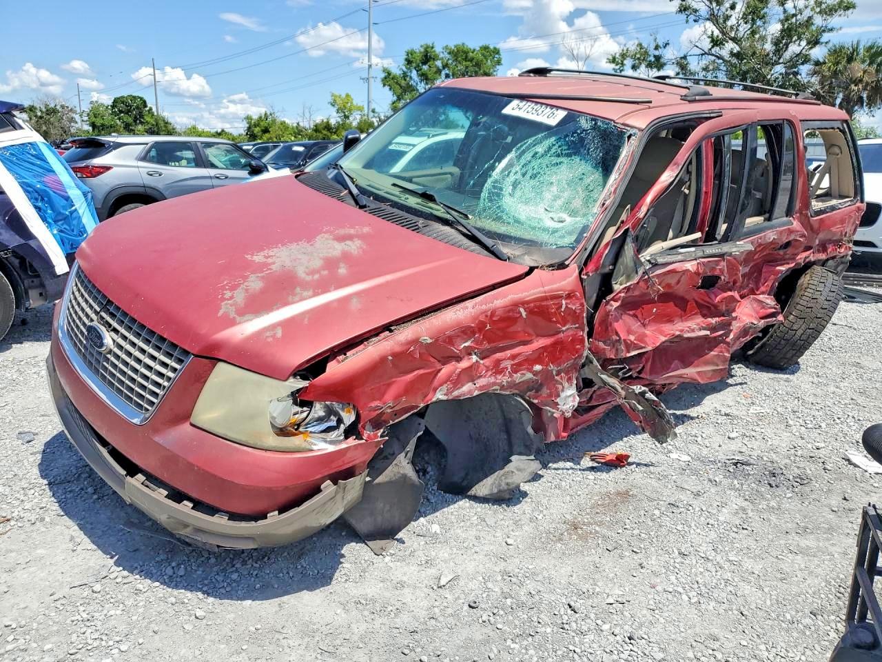 Salvage Ford Expedition Image