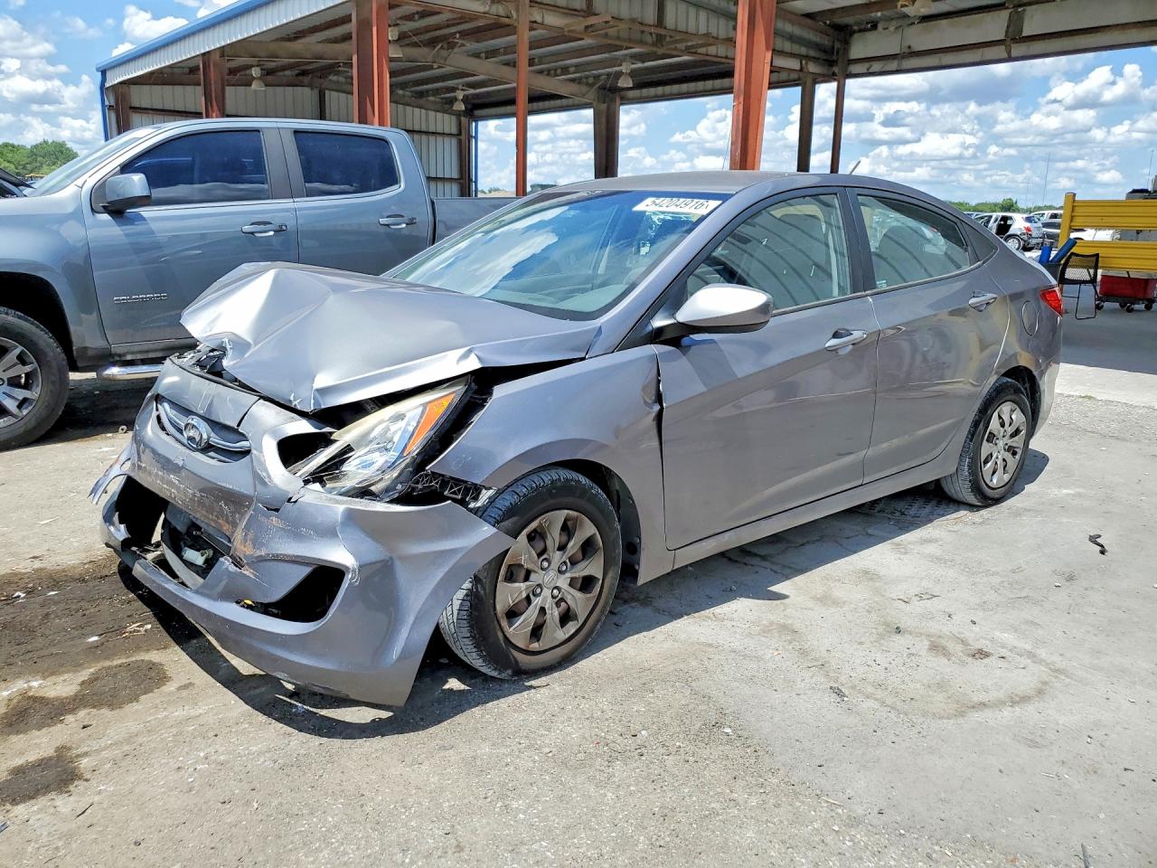 Salvage Hyundai ACCENT Image