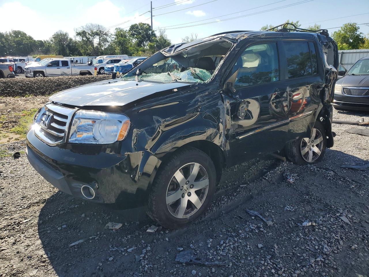 Salvage Honda Pilot Image