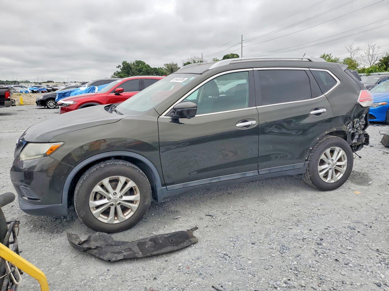 Salvage Nissan Rogue Image