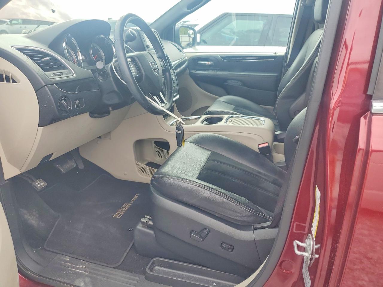 Dodge Caravan Sxt