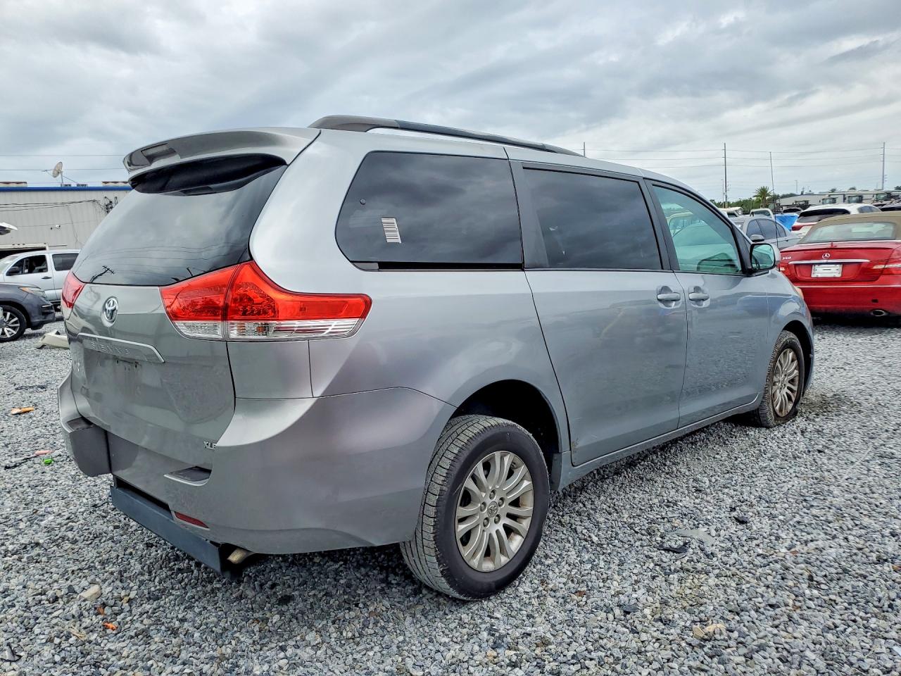 Toyota Sienna Xle 8-passenger