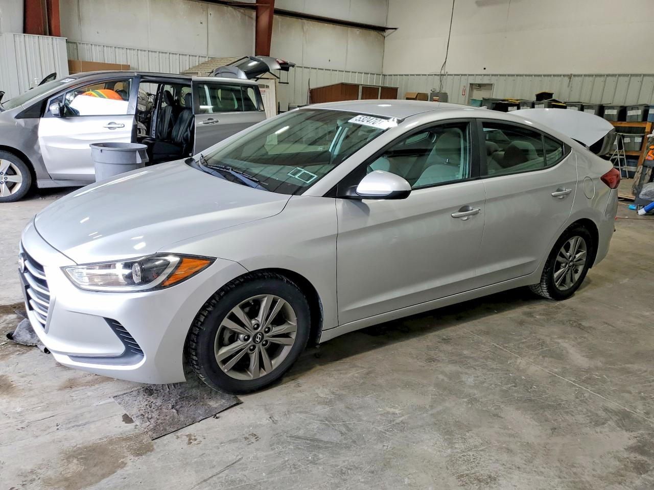 Salvage Hyundai ELANTRA Image