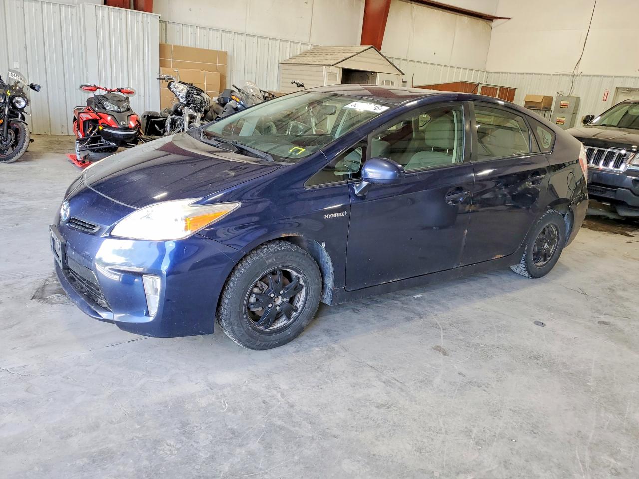 Salvage Toyota Prius Image