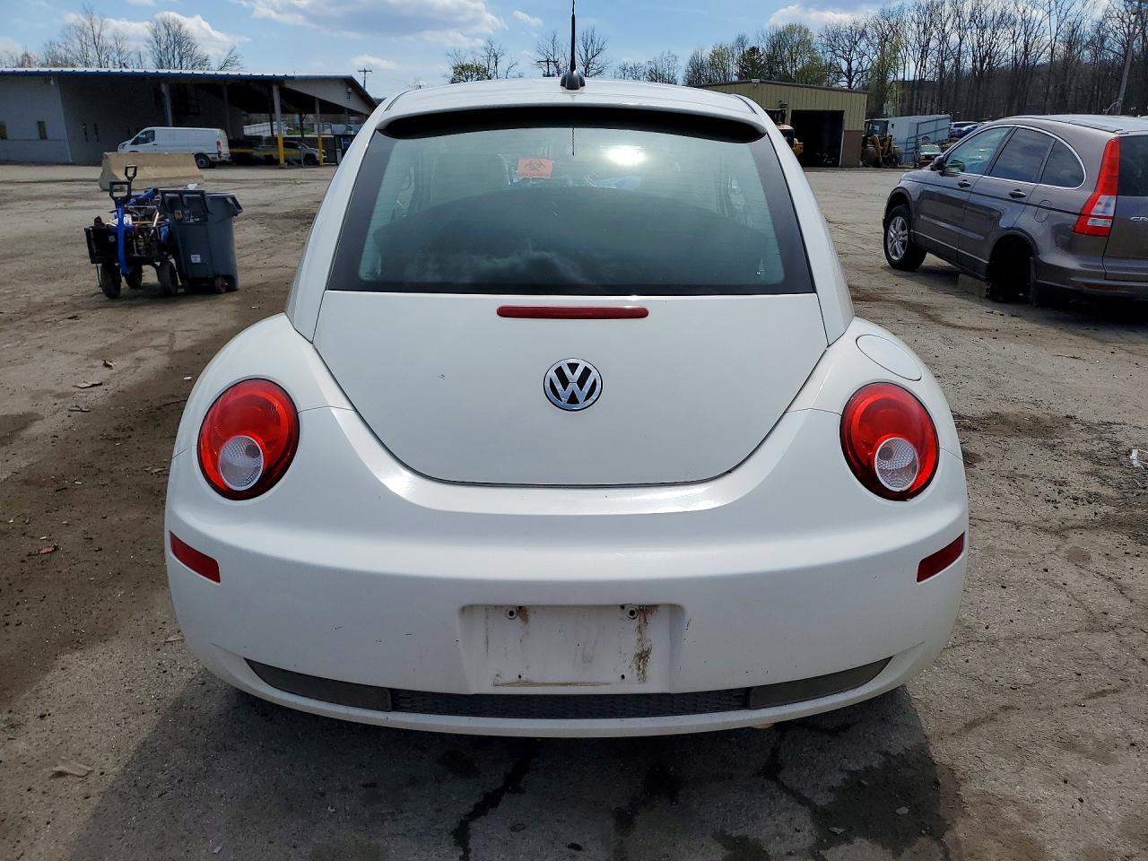 Volkswagen Beetle Triple White
