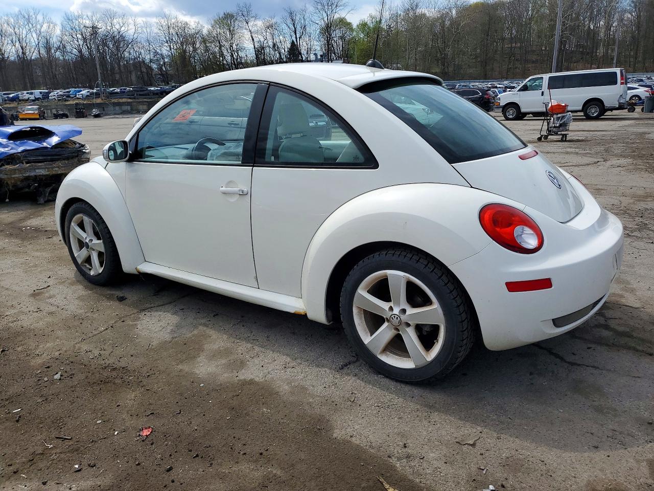 Volkswagen Beetle Triple White