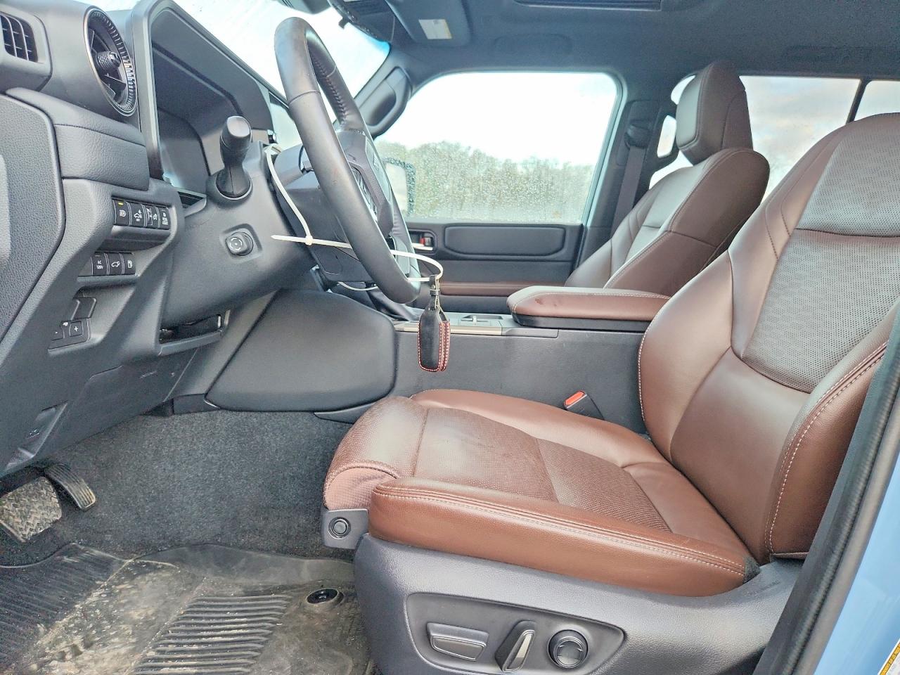 Toyota Land Cruis Base