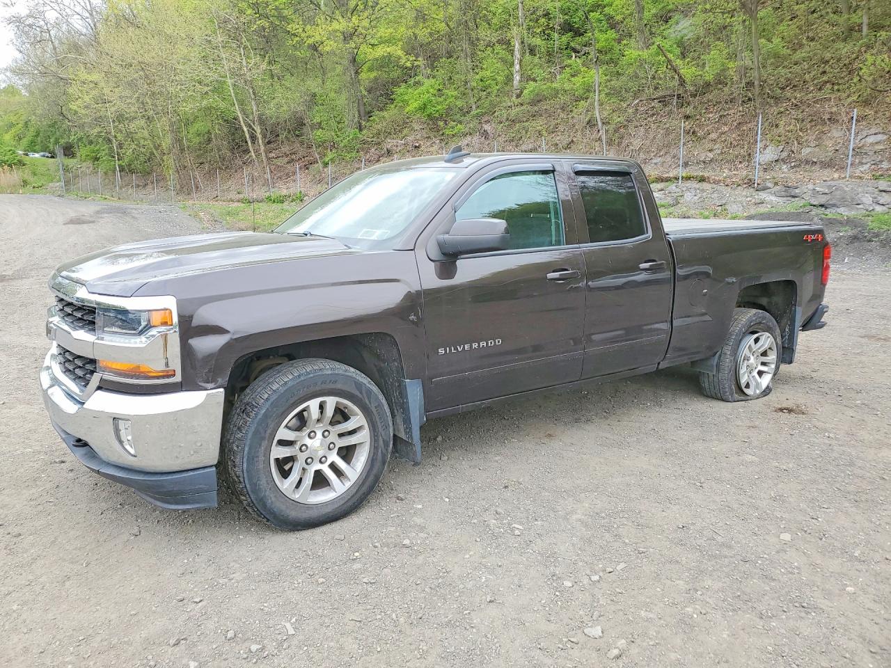 Salvage Chevrolet Silverado Image
