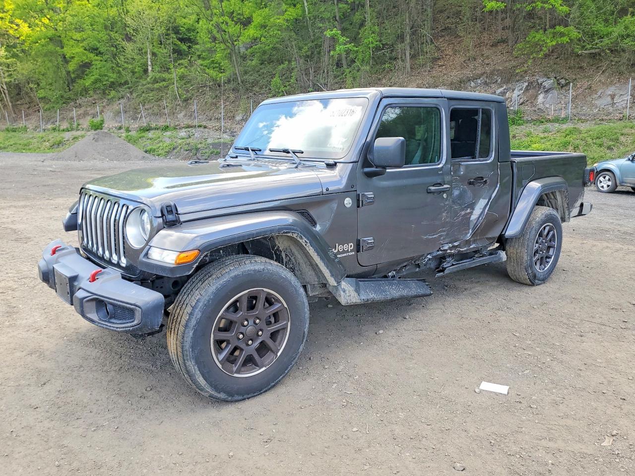 Salvage Jeep Gladiator Image
