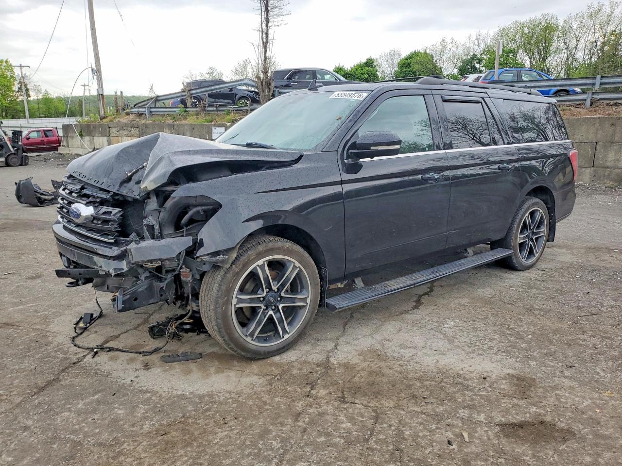 Salvage Ford Expedition Image