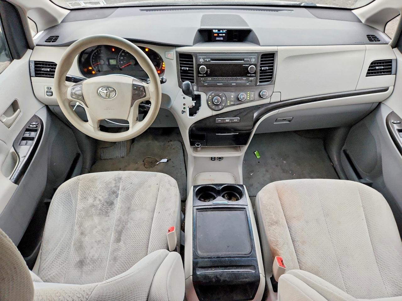 Toyota Sienna Le