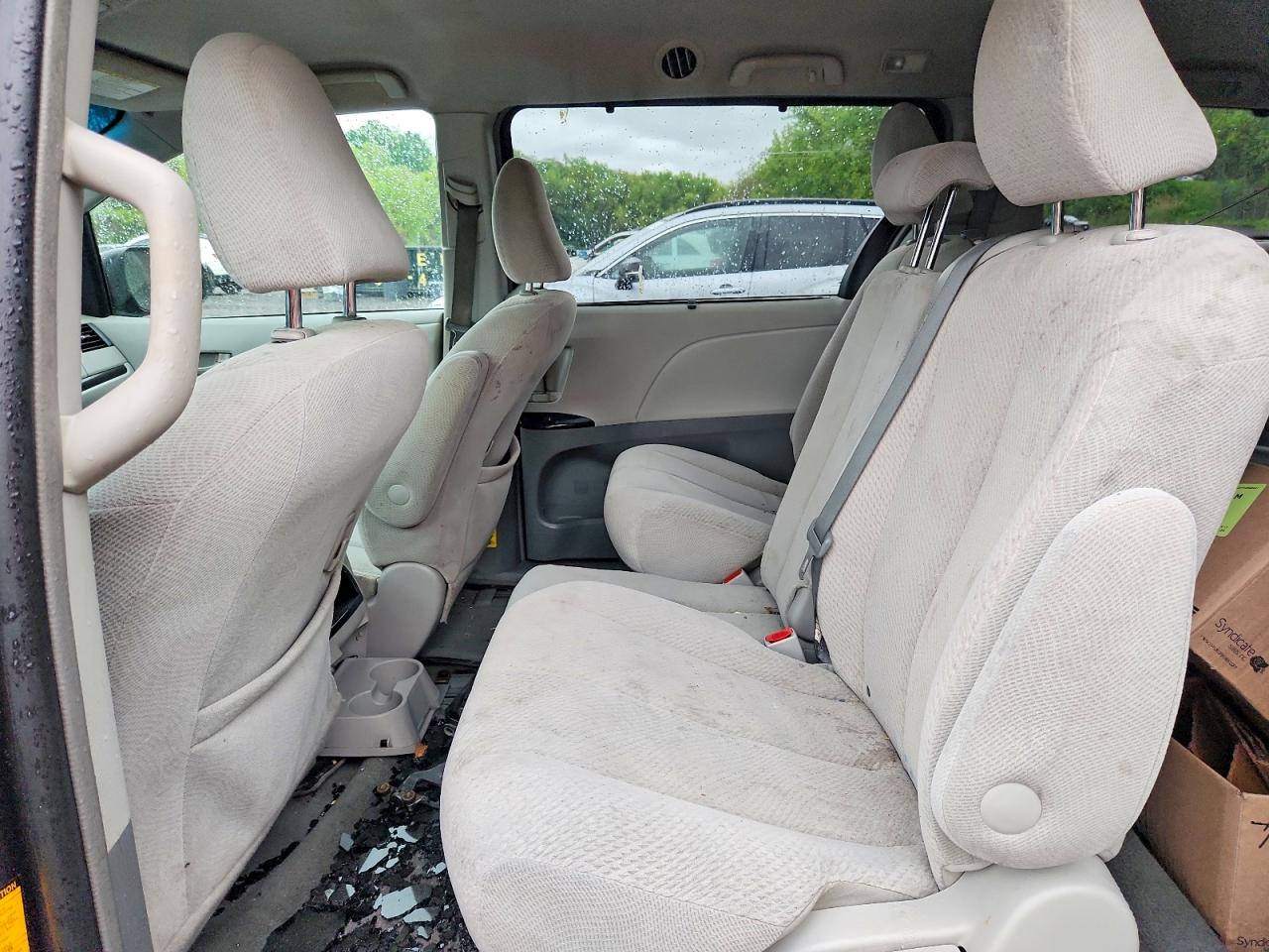 Toyota Sienna Le