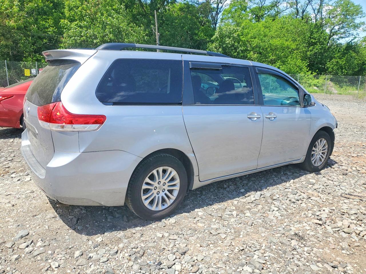 Toyota Sienna Xle 8-passenger