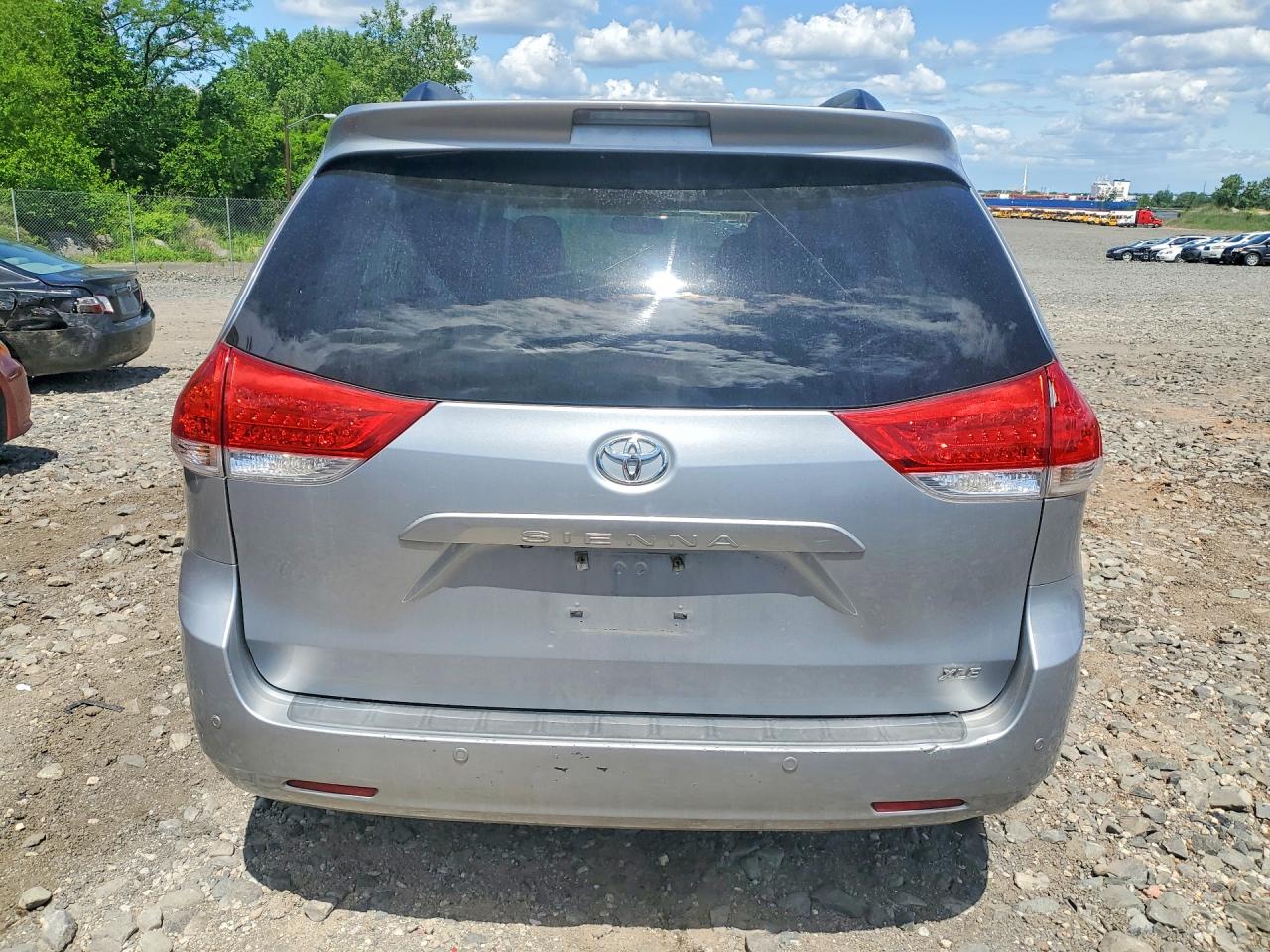 Toyota Sienna Xle 8-passenger