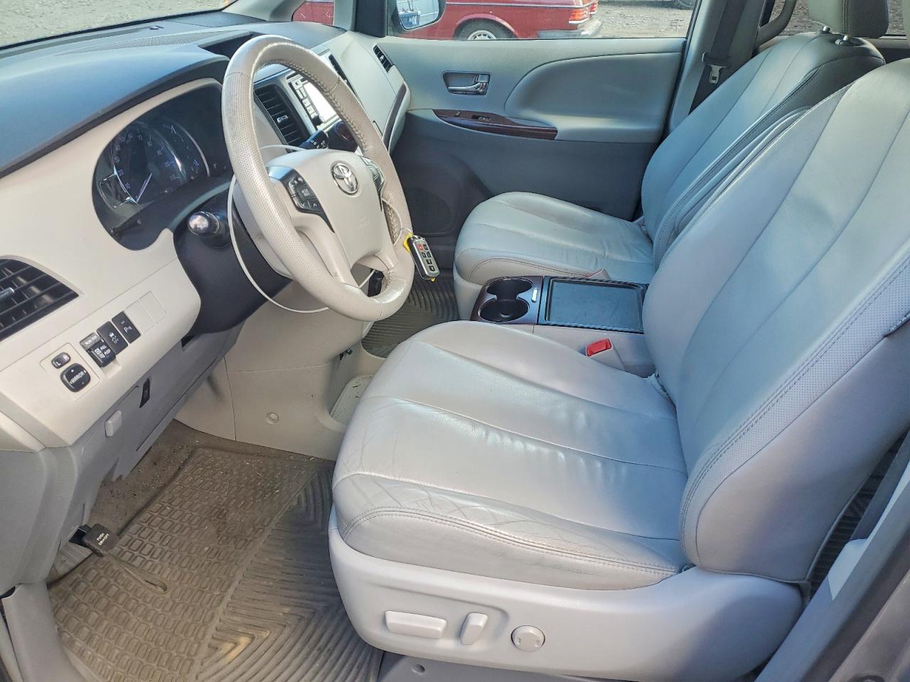 Toyota Sienna Xle 8-passenger