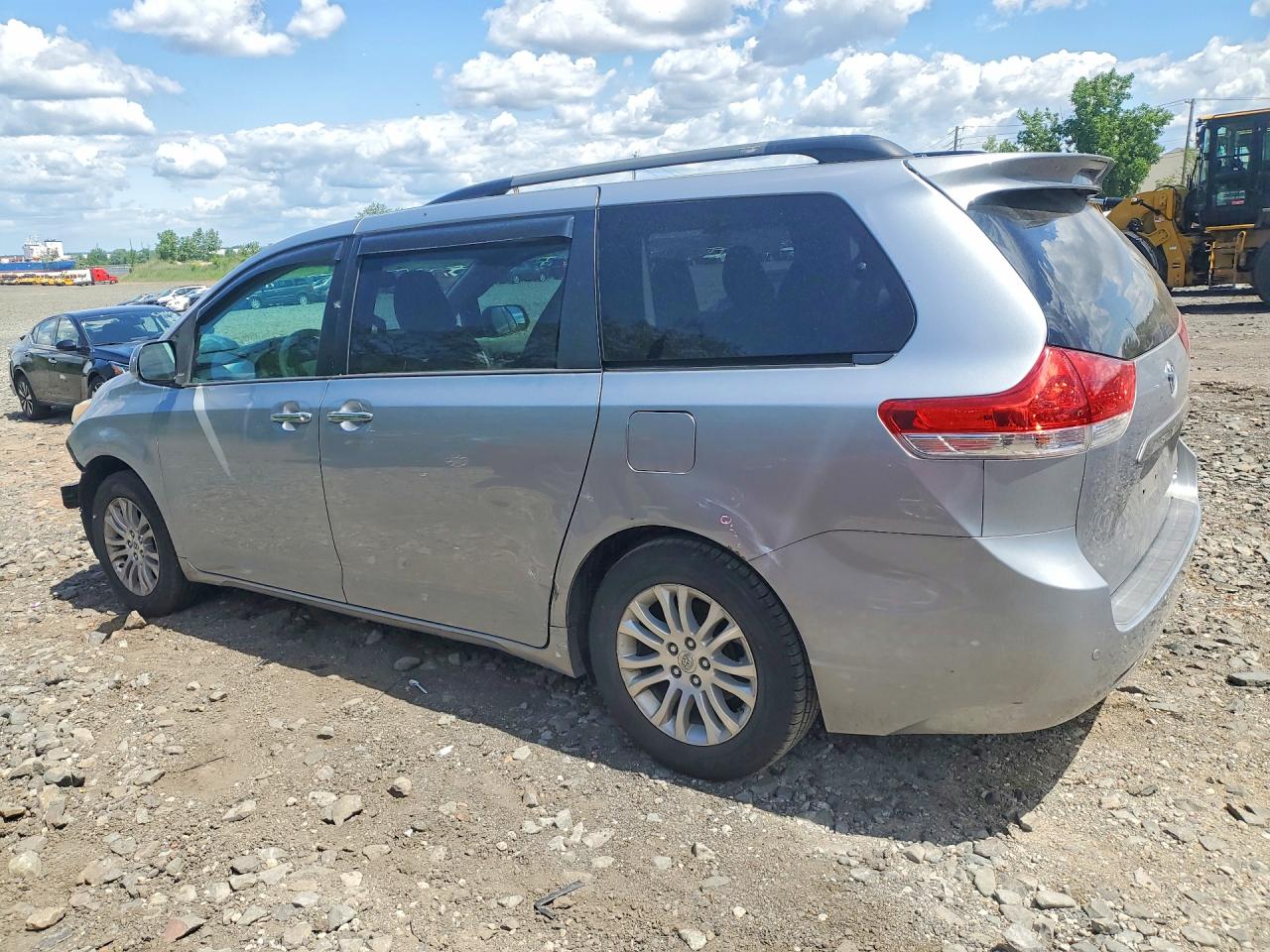 Toyota Sienna Xle 8-passenger