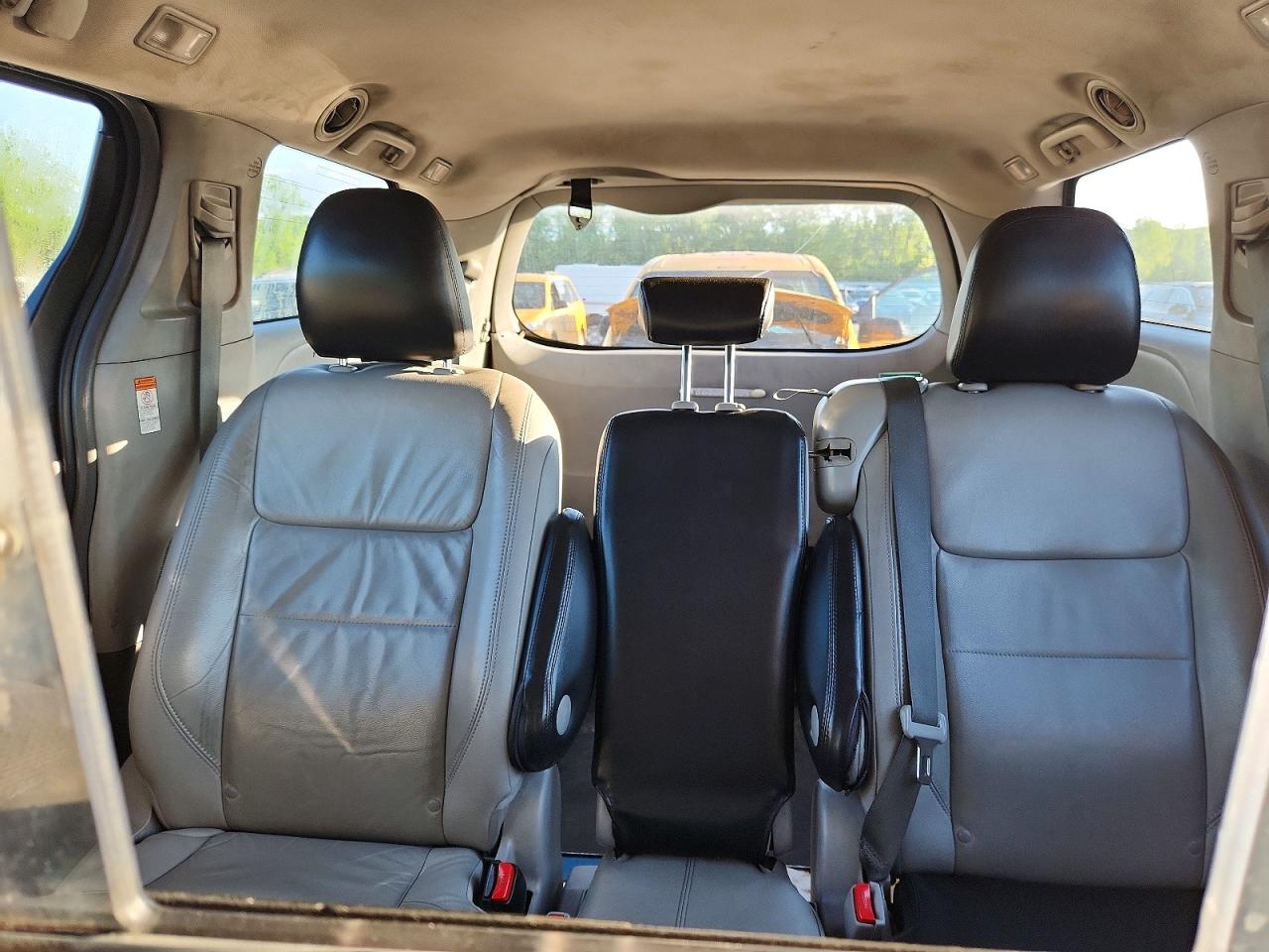 Toyota Sienna L 7-passenger