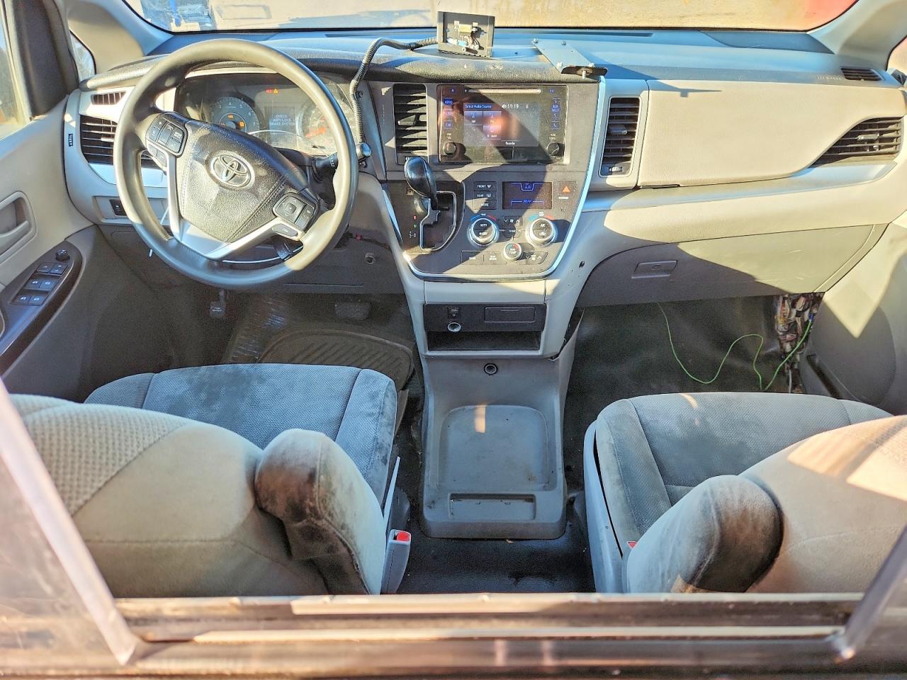 Toyota Sienna L 7-passenger