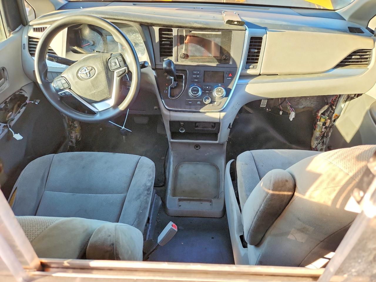 Toyota Sienna L 7-passenger