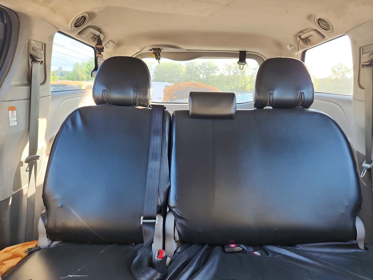 Toyota Sienna L 7-passenger