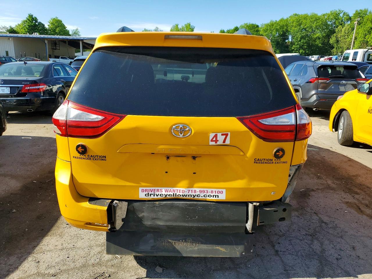 Toyota Sienna Le