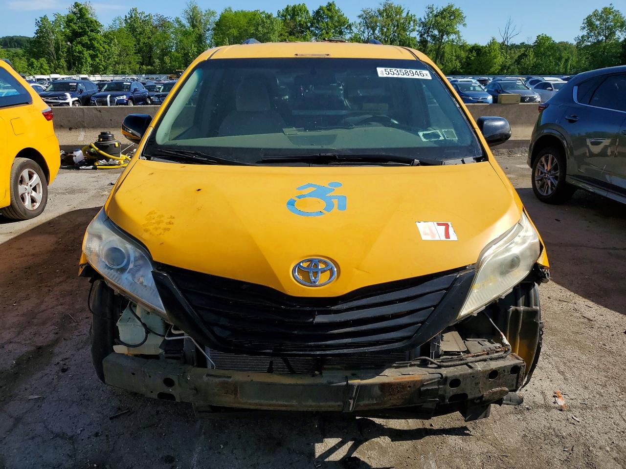 Toyota Sienna Le
