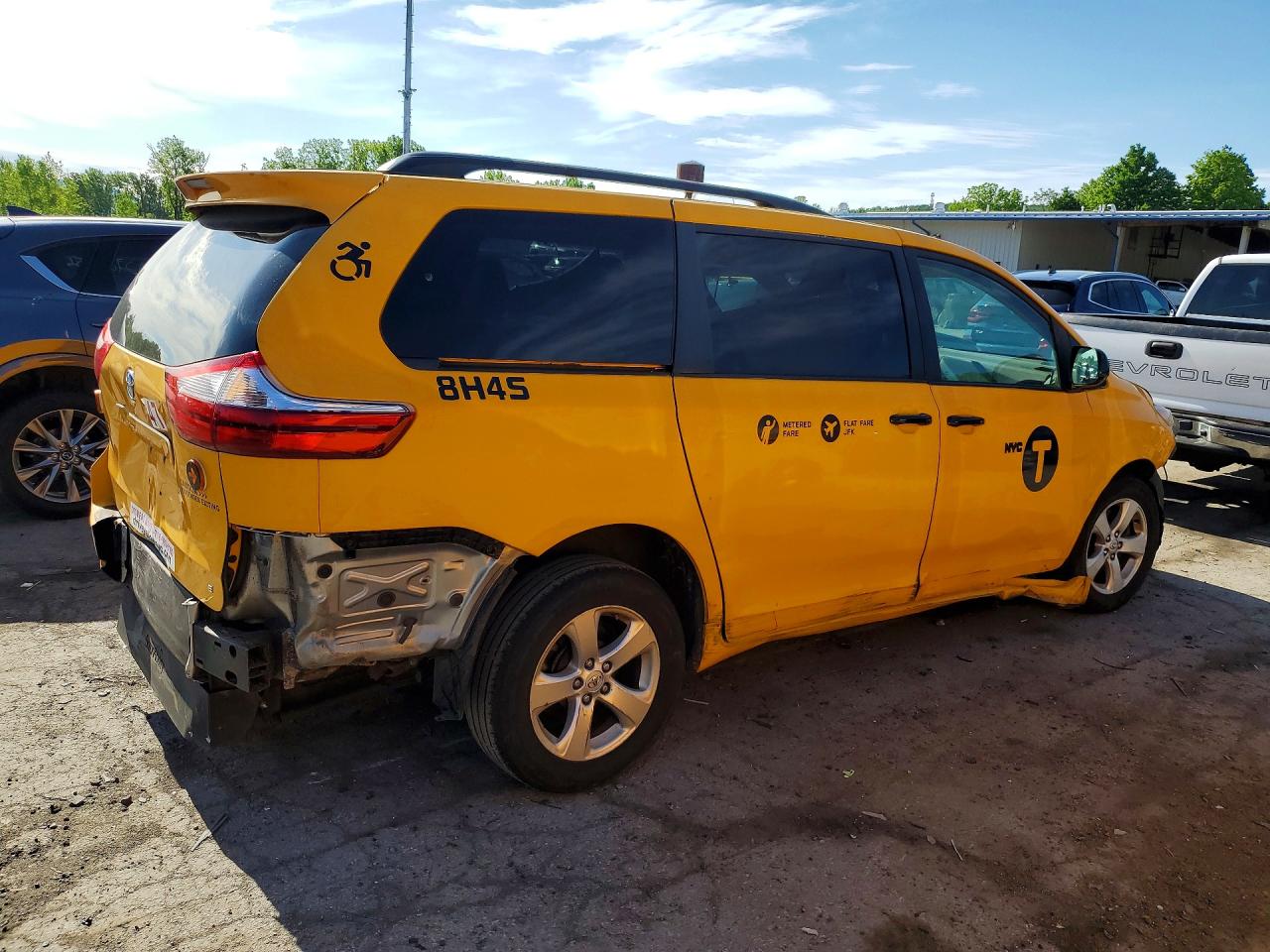 Toyota Sienna Le