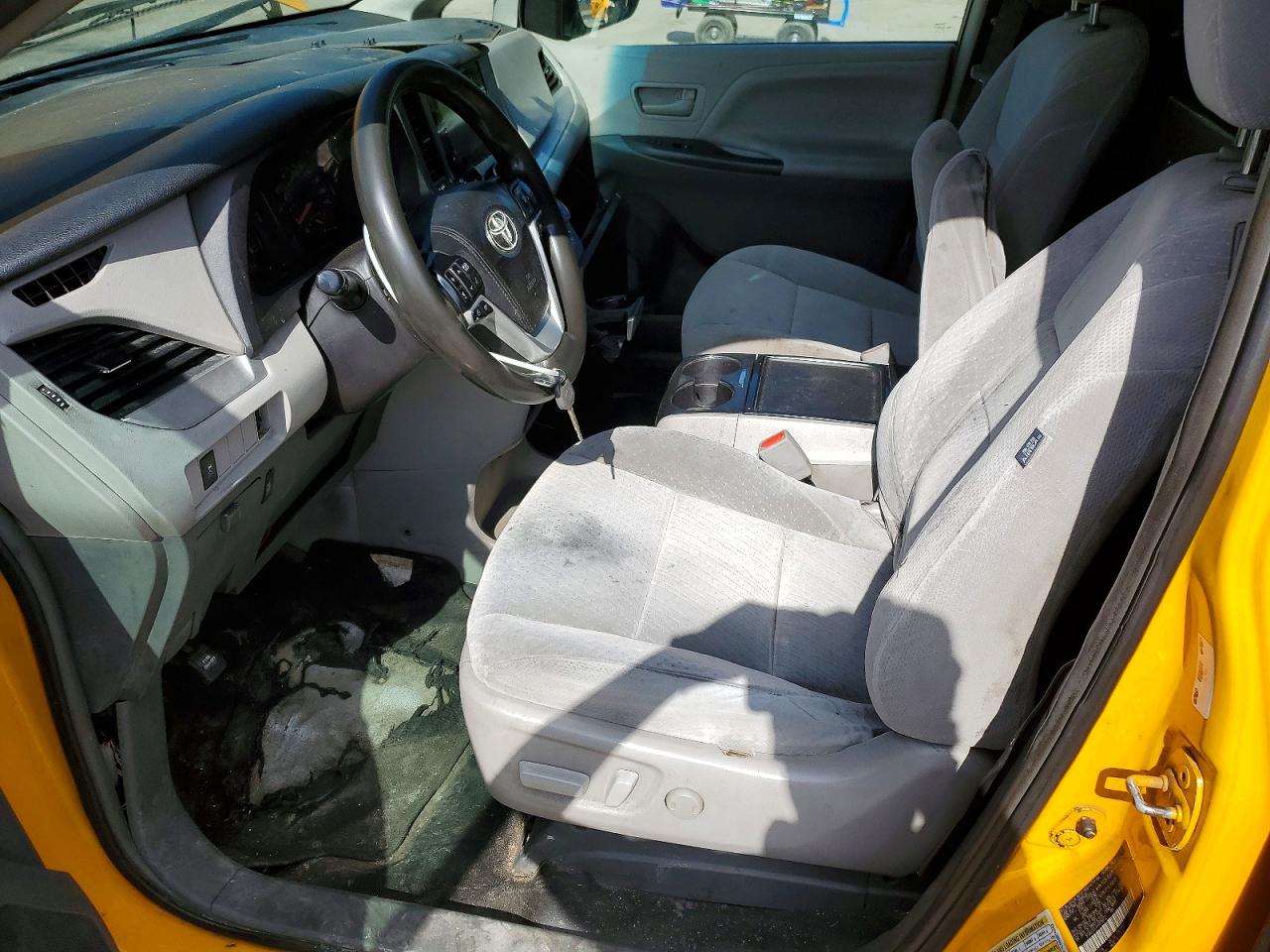 Toyota Sienna Le