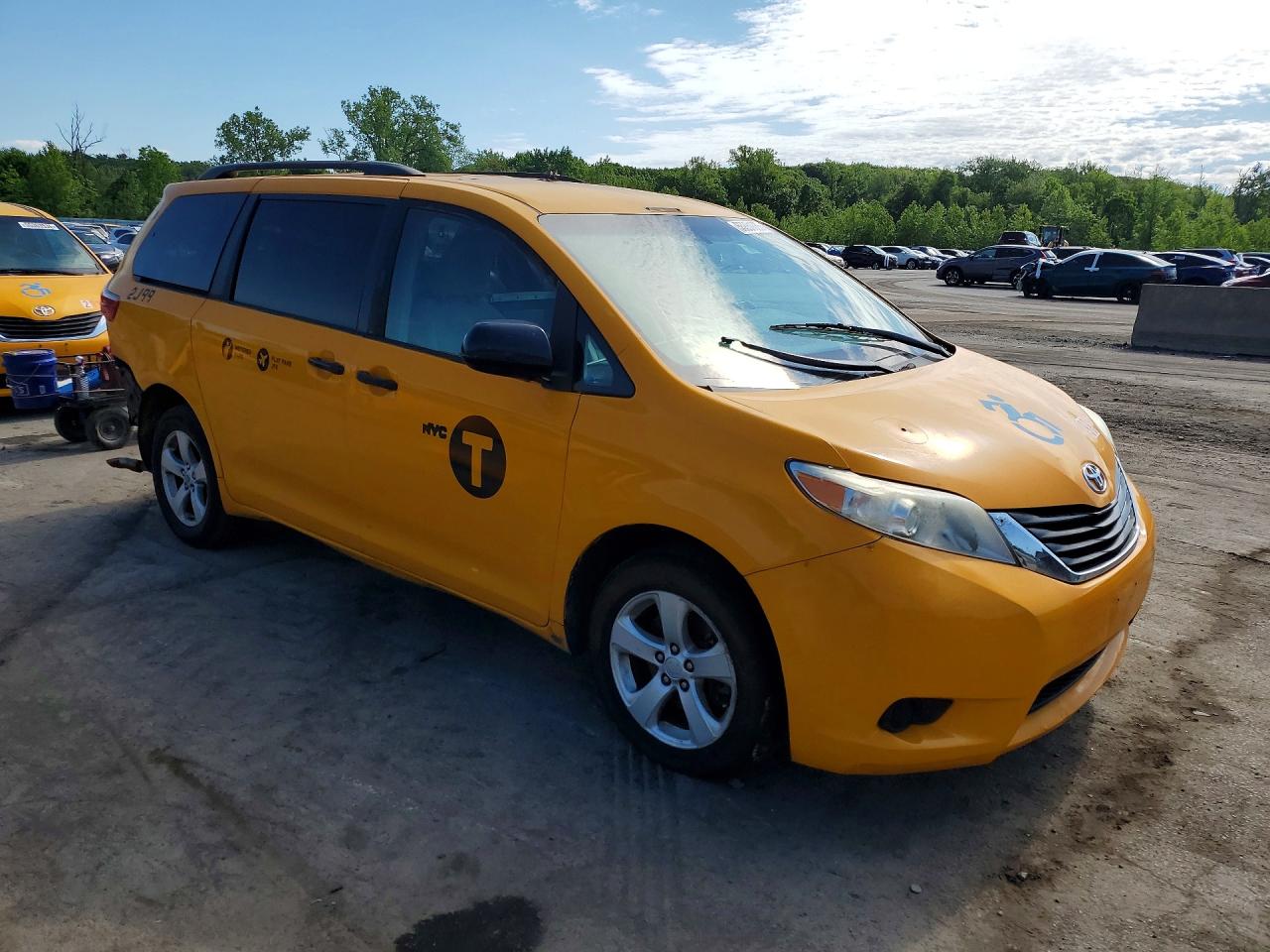 Toyota Sienna Le