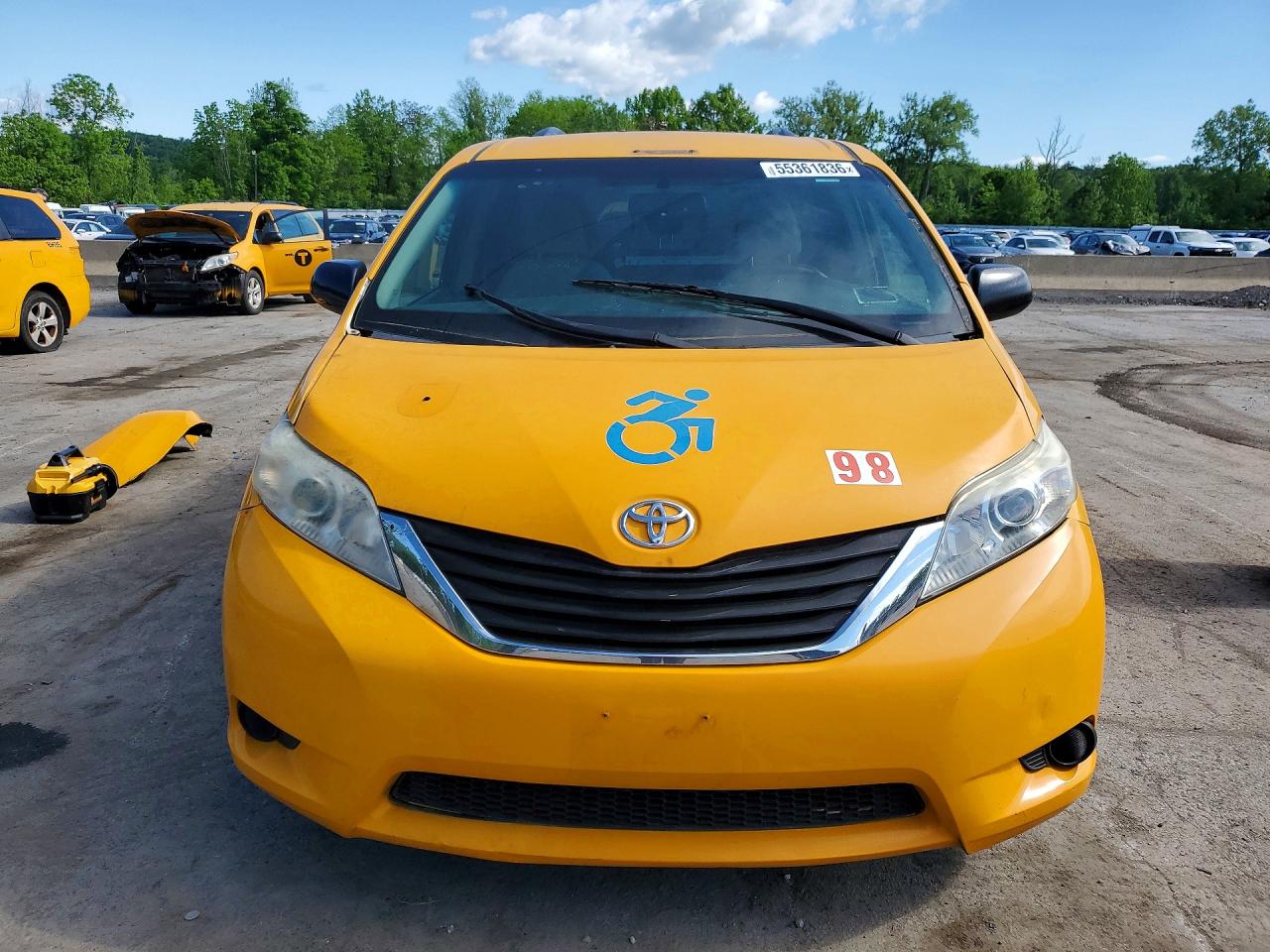 Toyota Sienna Le