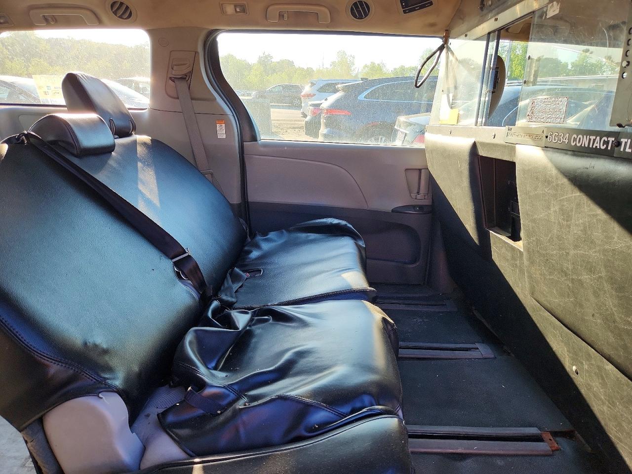 Toyota Sienna L 7-passenger