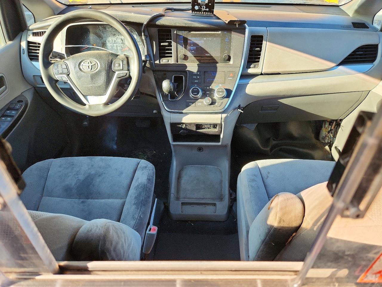 Toyota Sienna L 7-passenger