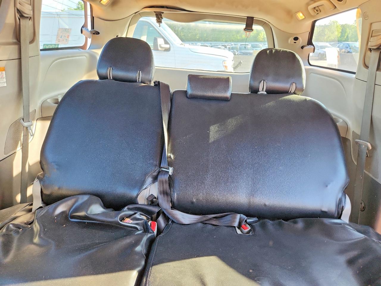 Toyota Sienna L 7-passenger