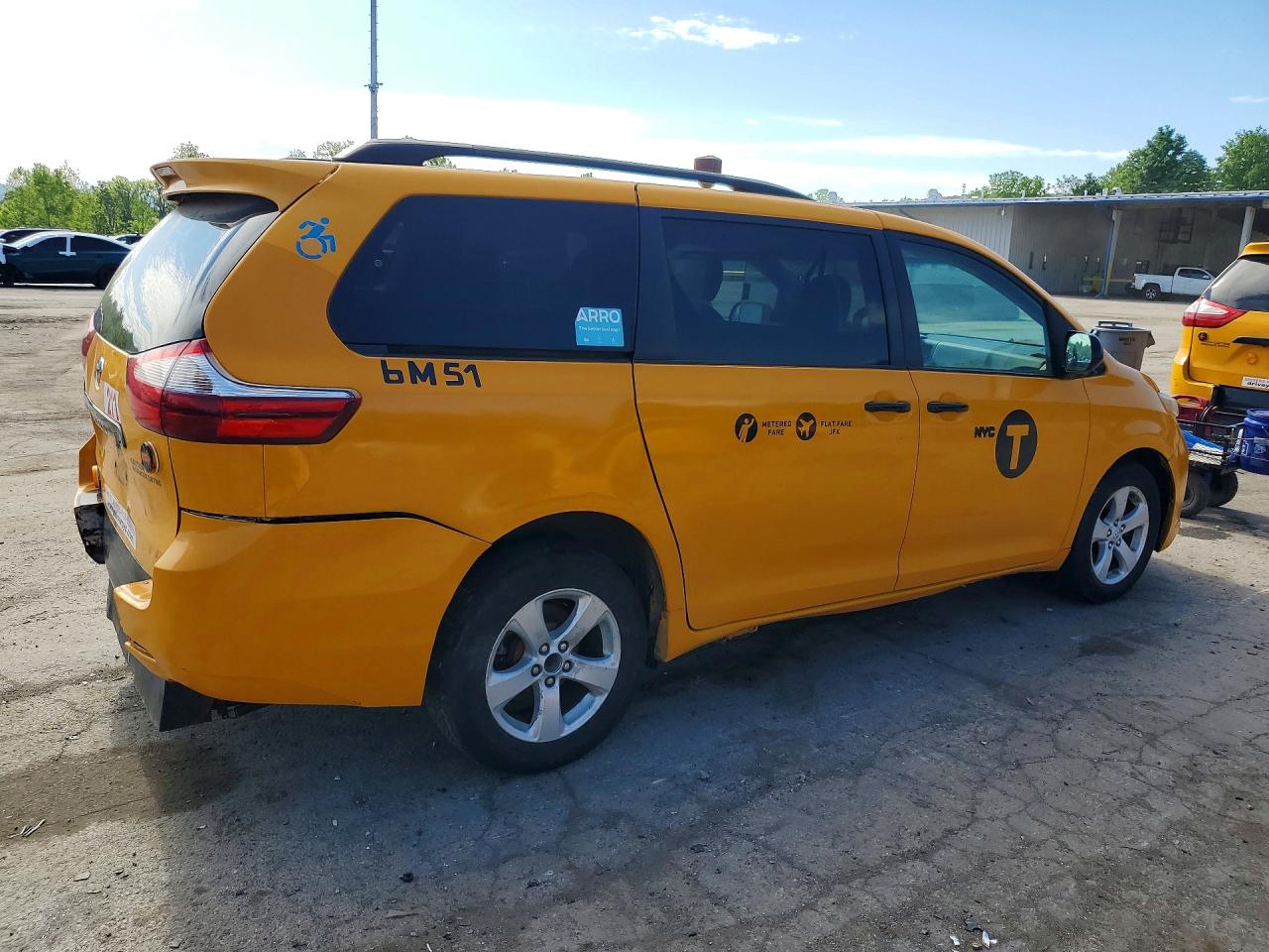 Toyota Sienna Le