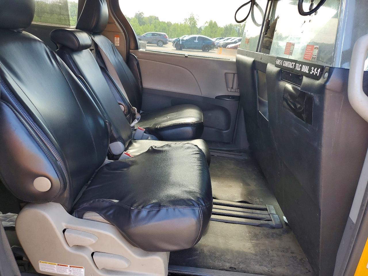 Toyota Sienna Le
