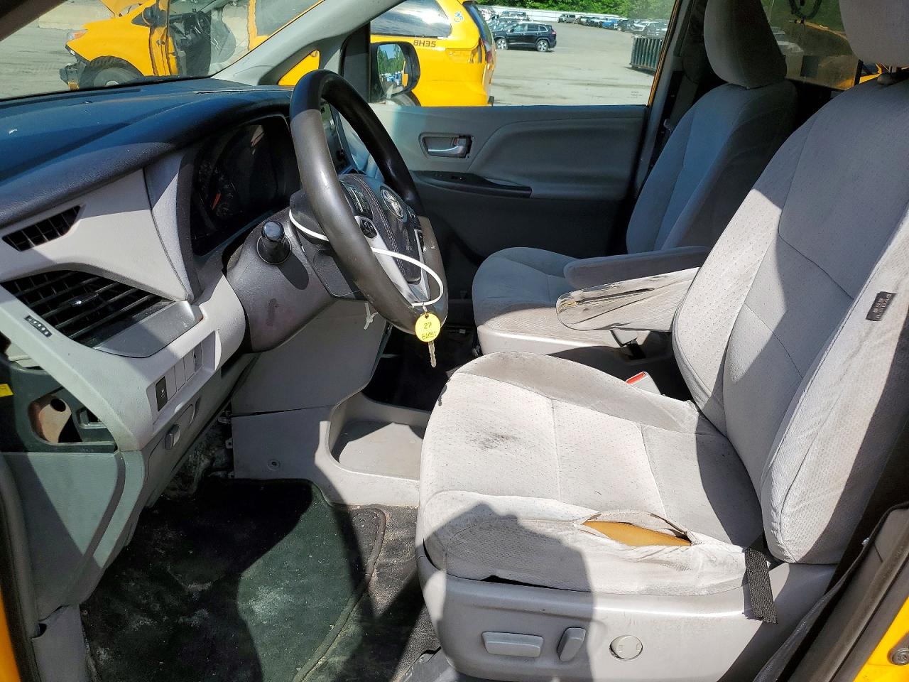Toyota Sienna Le