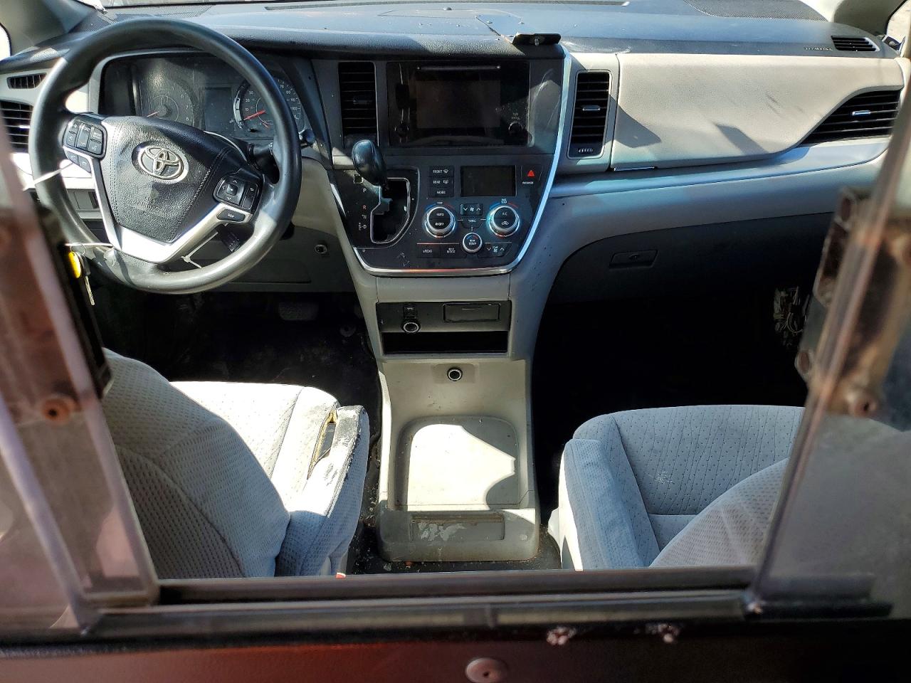 Toyota Sienna Le