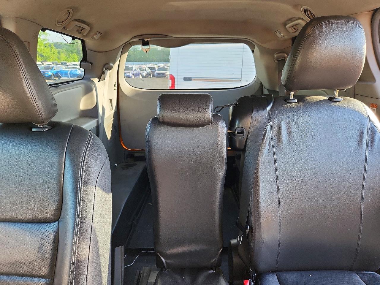 Toyota Sienna Le