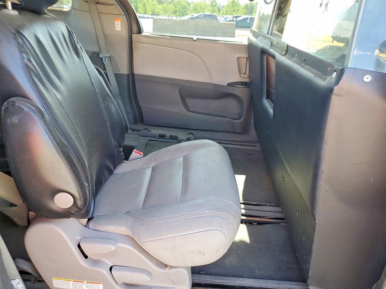 Toyota Sienna Le