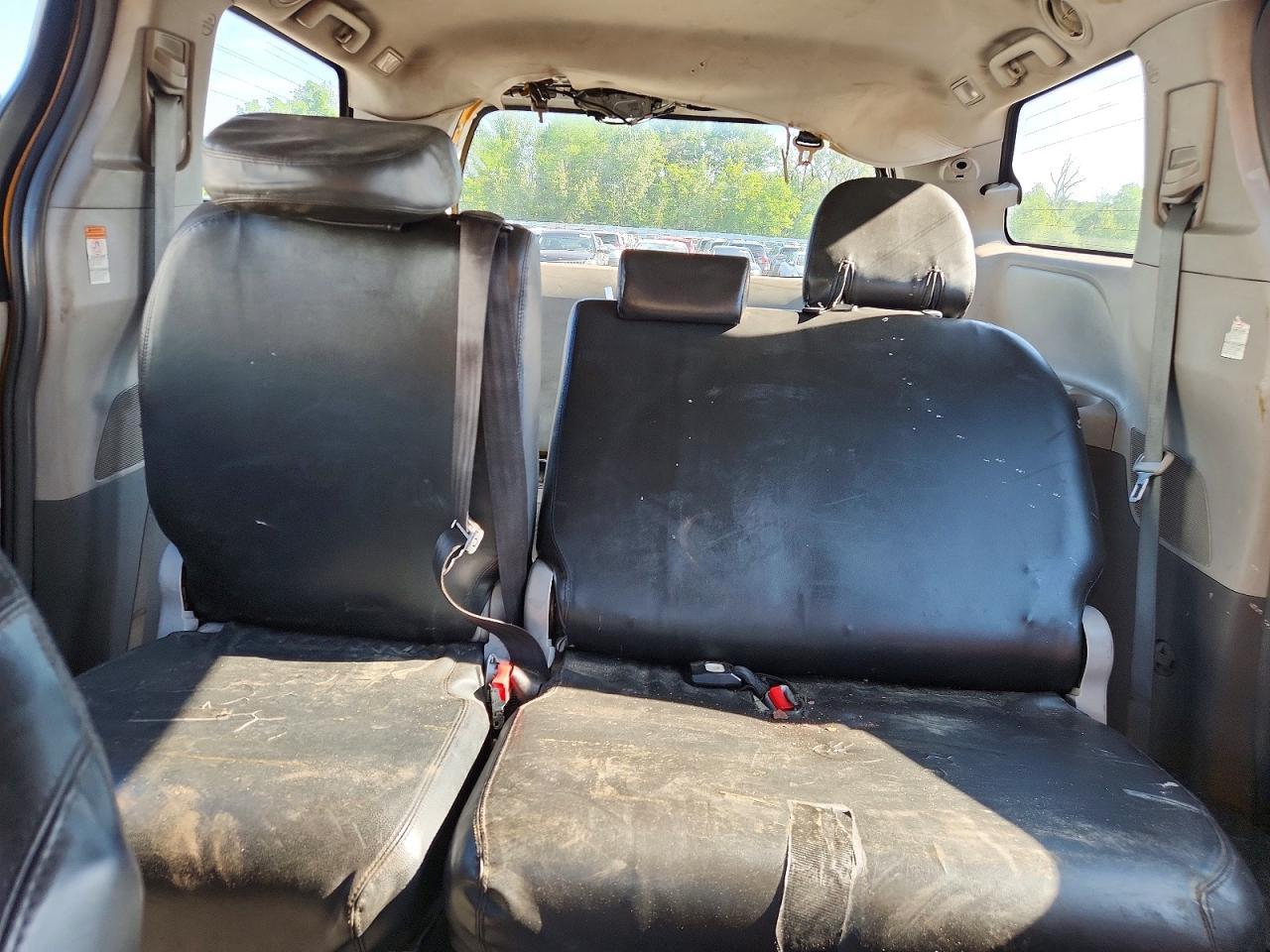 Toyota Sienna Le
