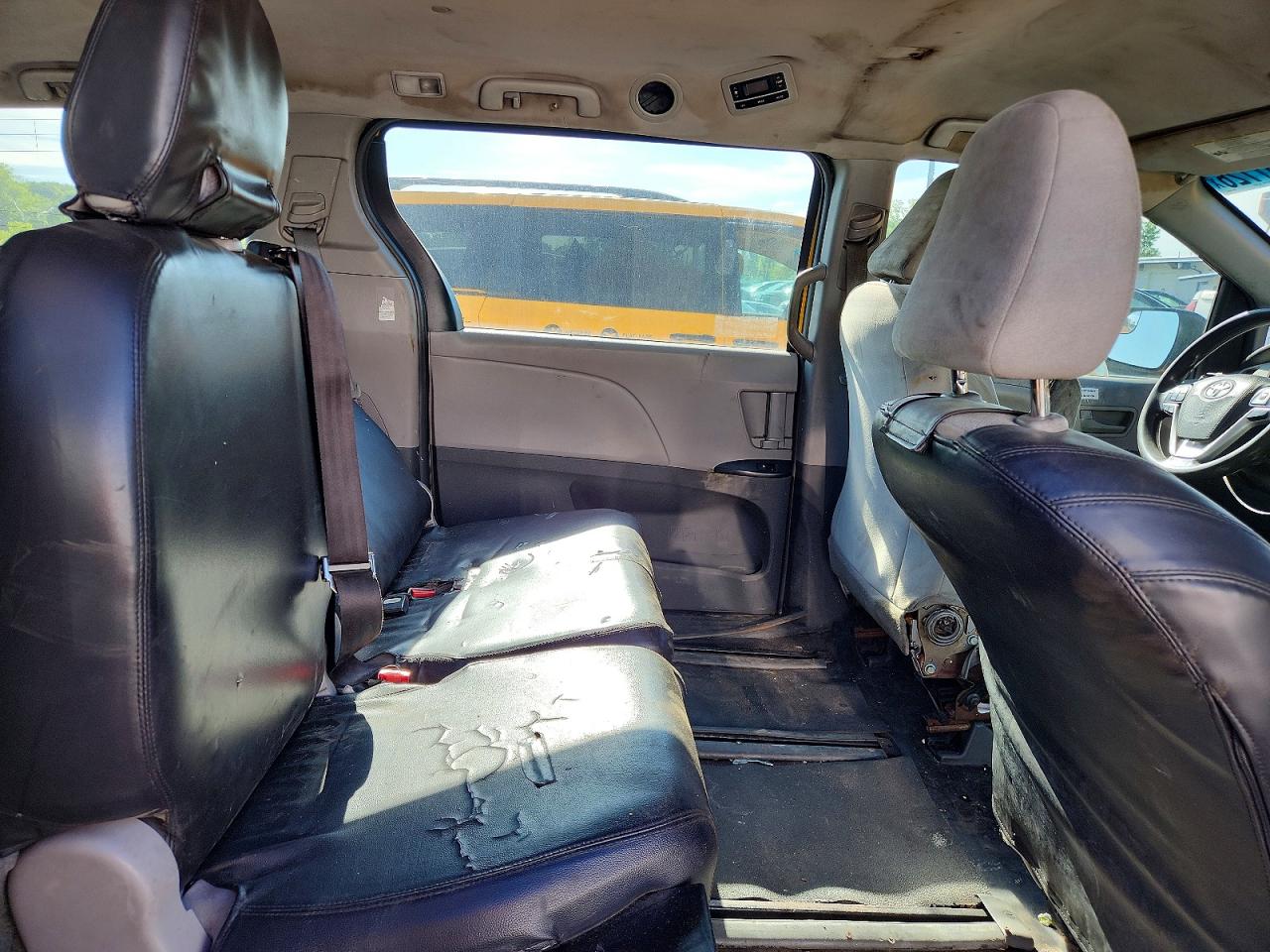 Toyota Sienna Le