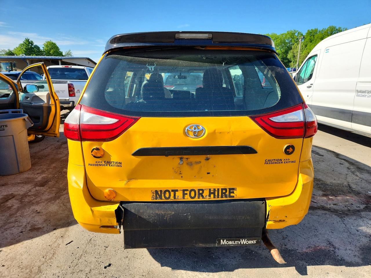 Toyota Sienna Le