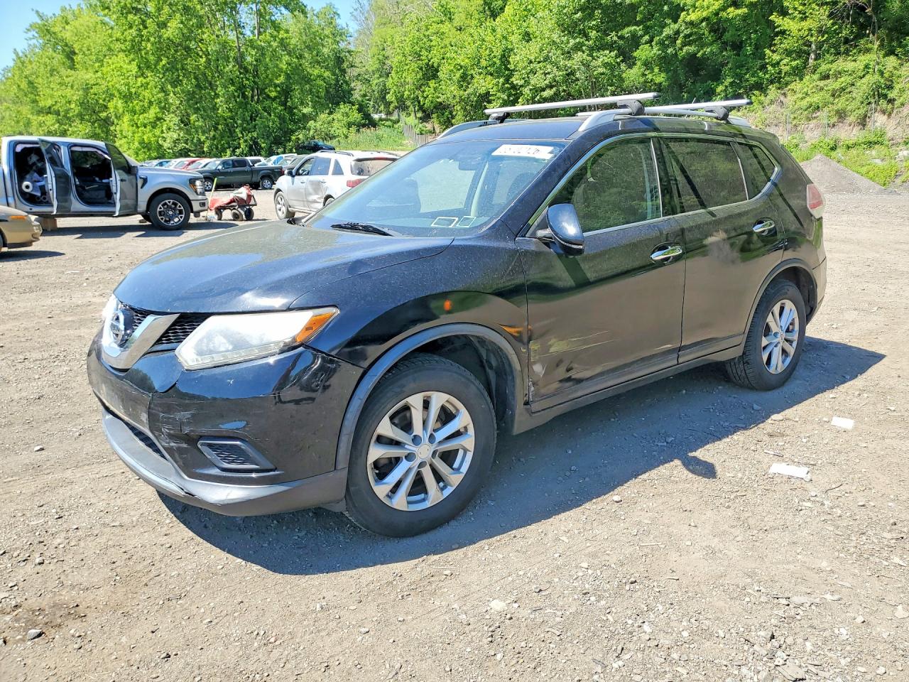 Salvage Nissan Rogue Image