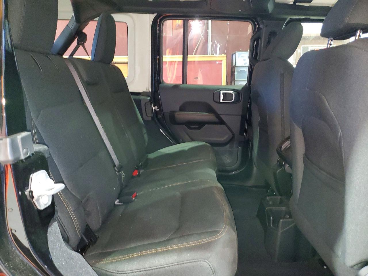 Jeep Wrangler Sahara