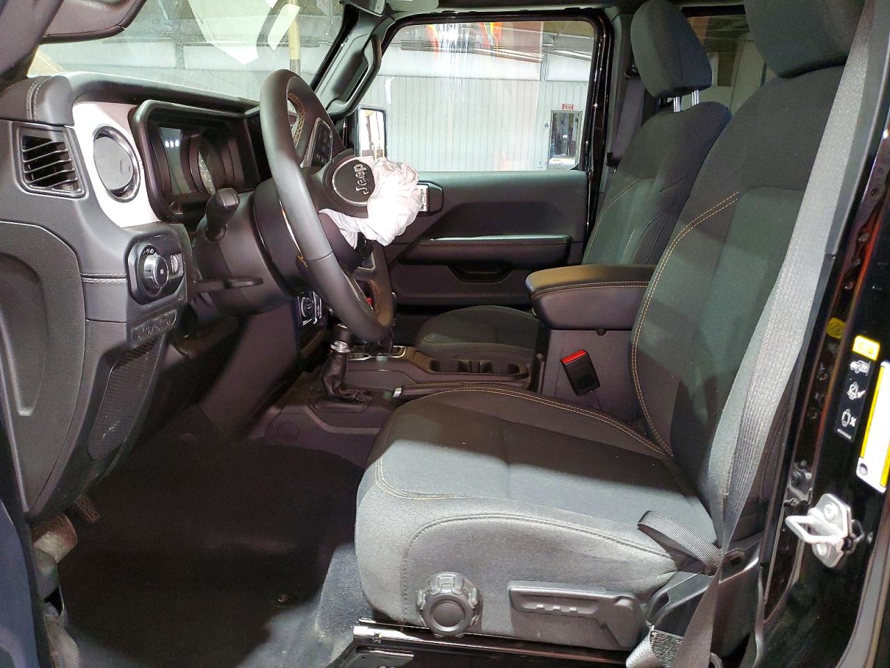 Jeep Wrangler Sahara