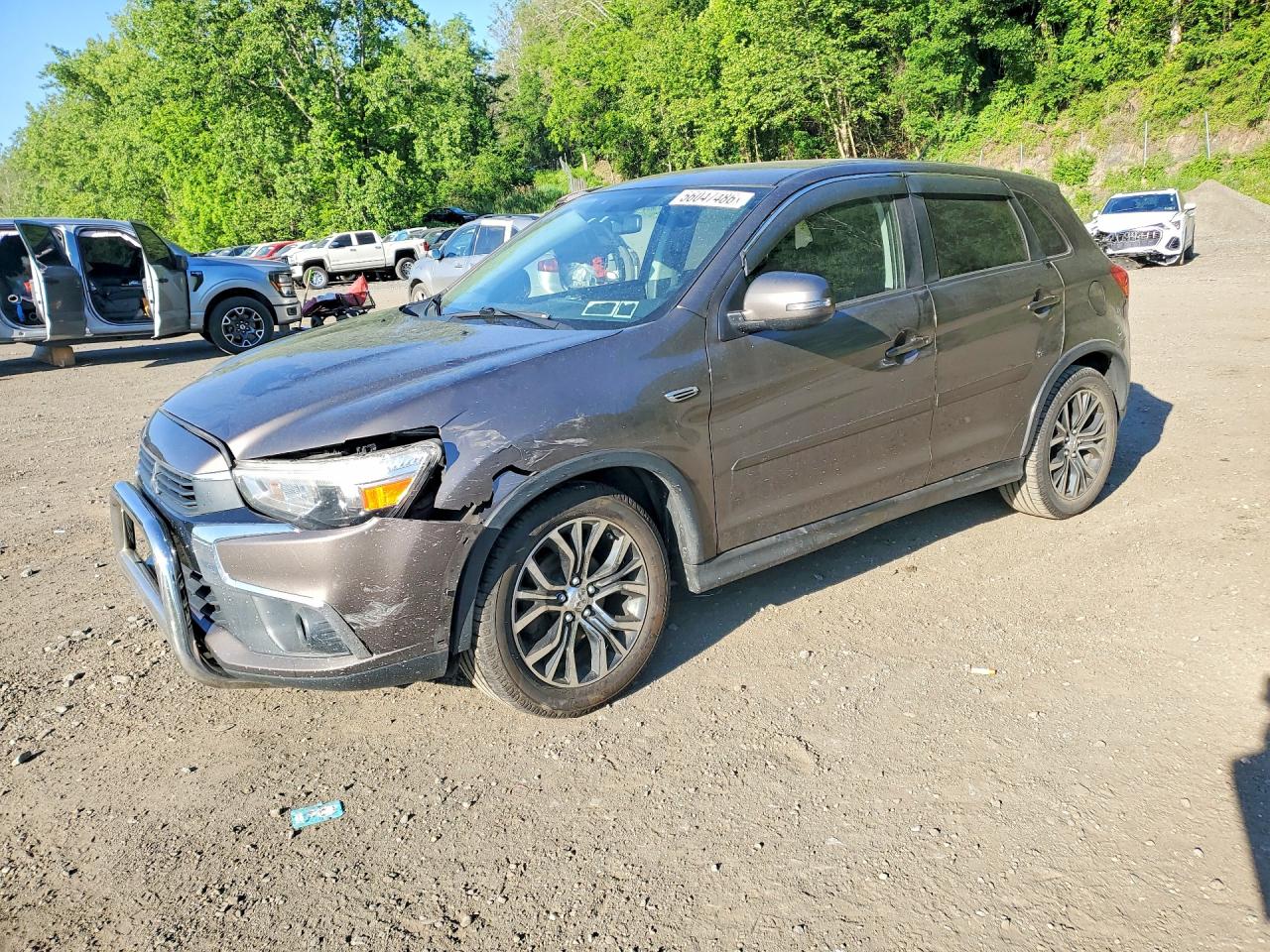 Salvage Mitsubishi Outlander Image