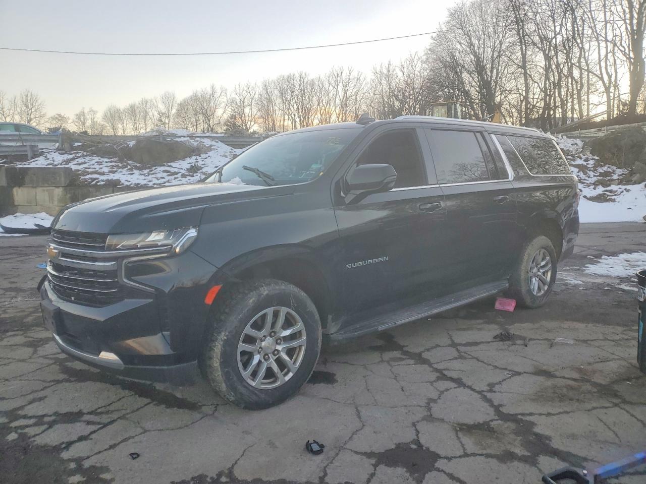 Salvage Chevrolet Suburban Image