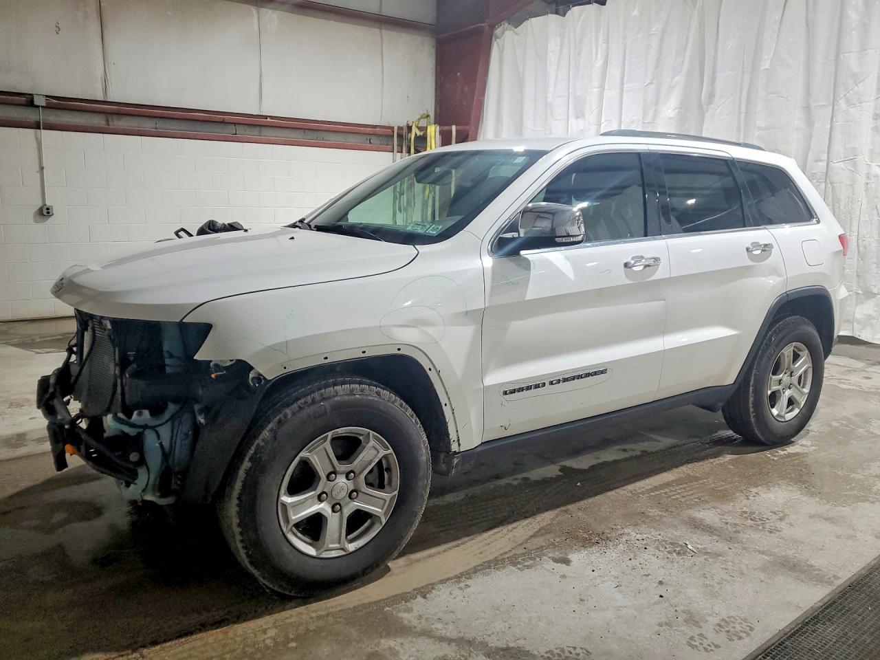 Salvage Jeep Cherokee Image