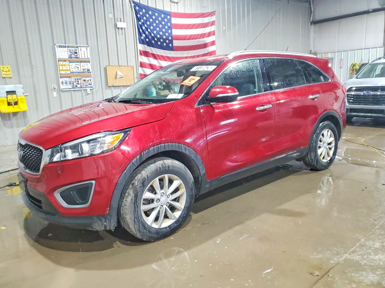 Salvage Kia Sorento Image