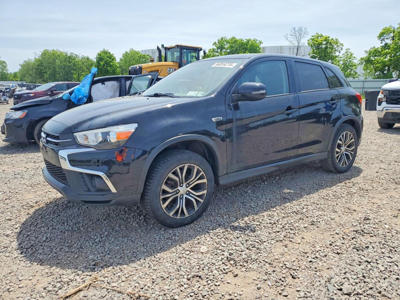 Salvage Mitsubishi Outlander Image